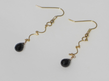 ブラックスピネル　ピアス