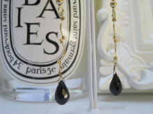 ブラックスピネル　ピアス